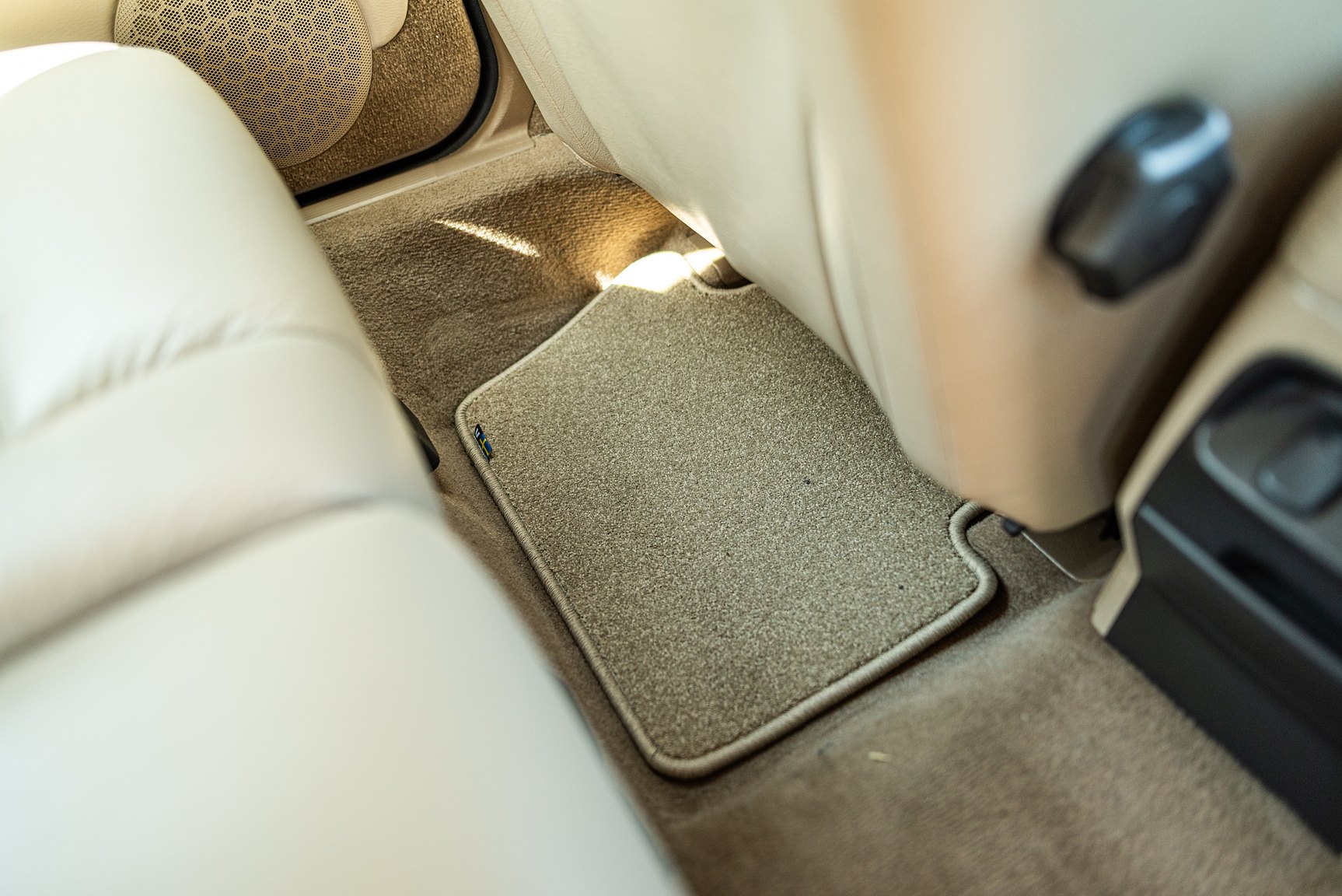 Interior image of 2000 Volvo V70 XC 2.4 T AWD 