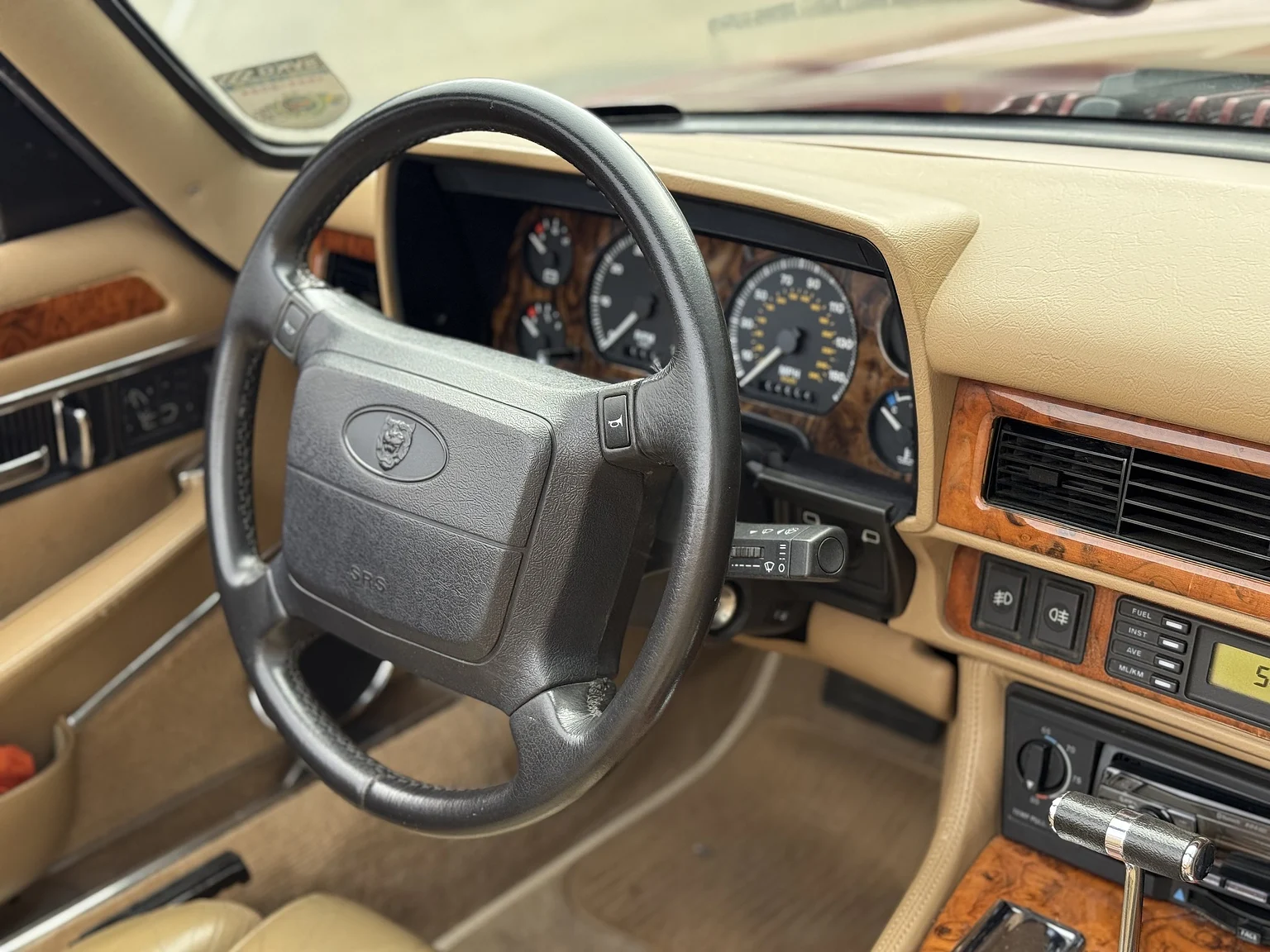 Interior image of 1993 Jaguar XjS Cabriolet (19)