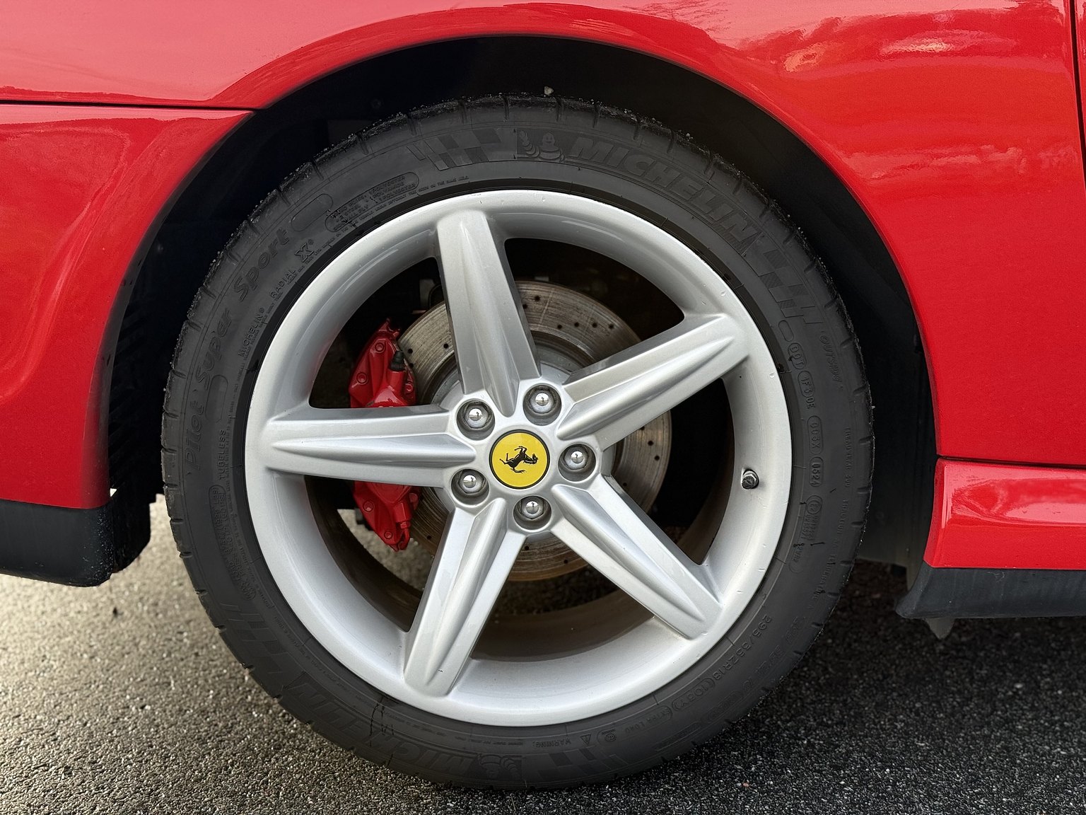 Exteriörbild på 2003 Ferrari 575M Maranello