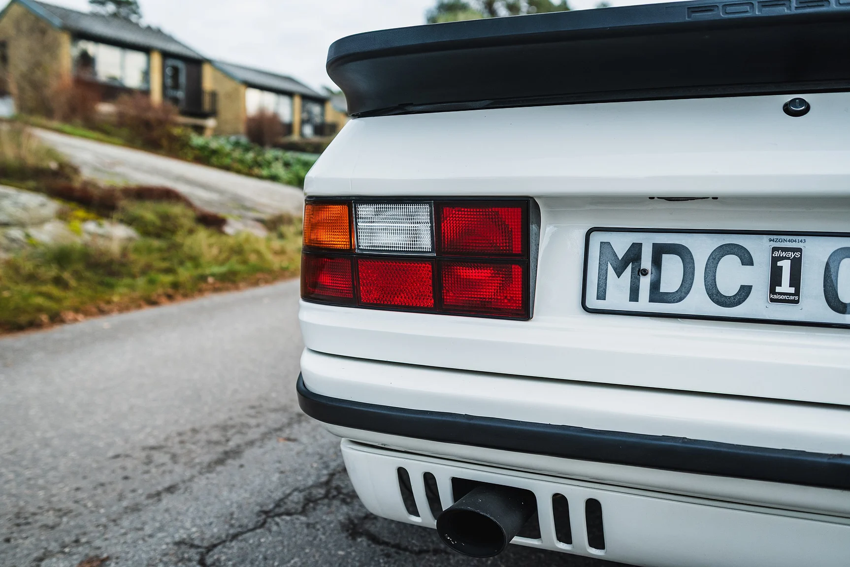 Exterior image of 1986 Porsche 944R (32)