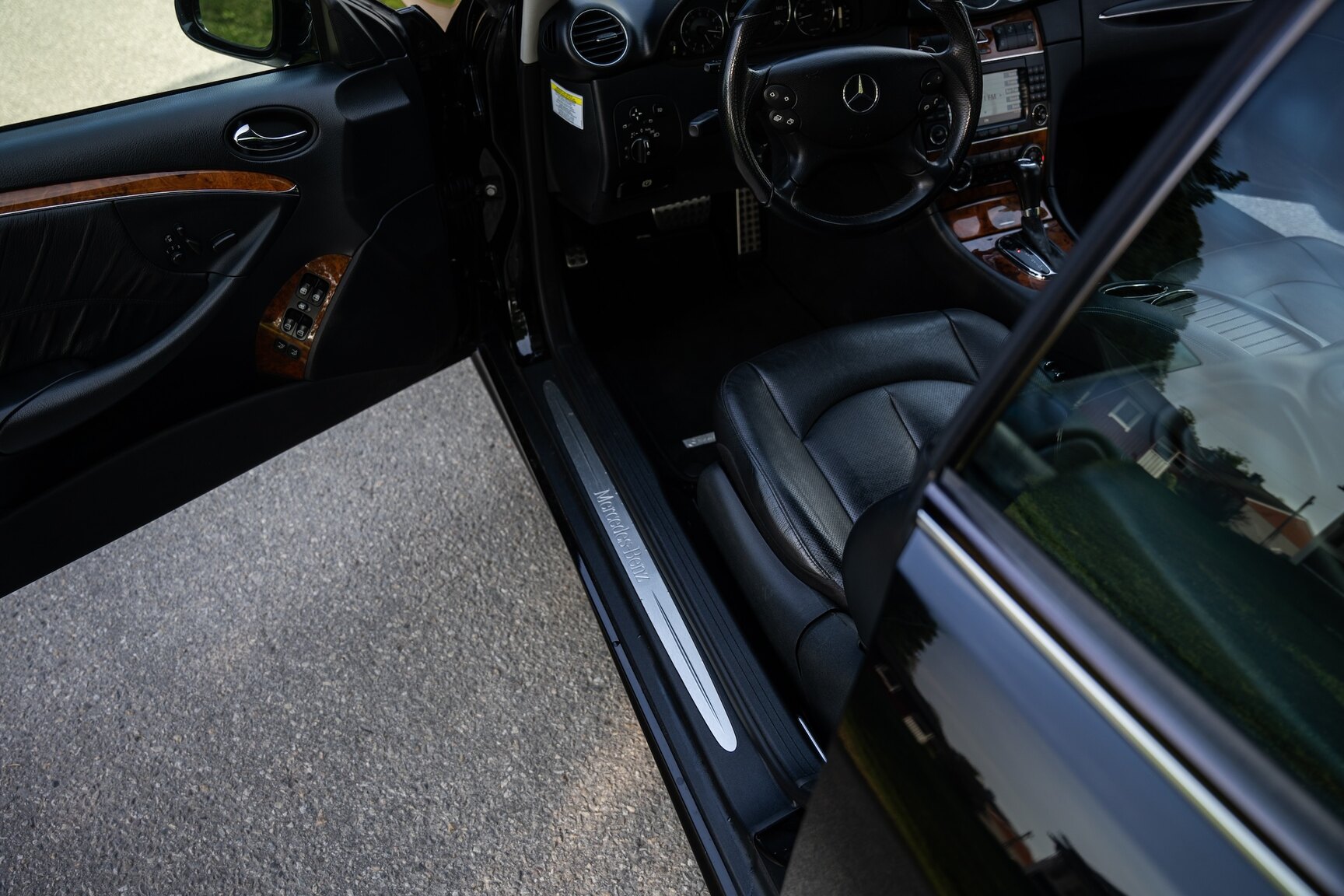 Interior image of 2009 Mercedes-Benz CLK 550