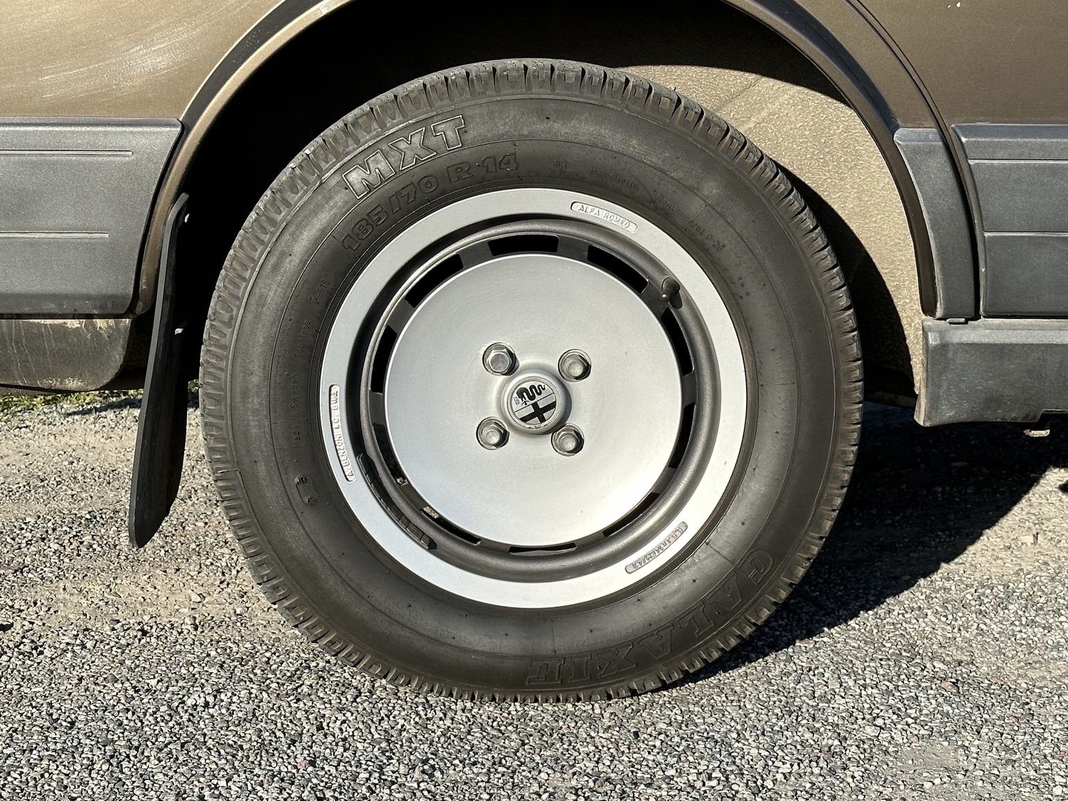 Exteriörbild på 1984 Alfa Romeo Alfetta 2000