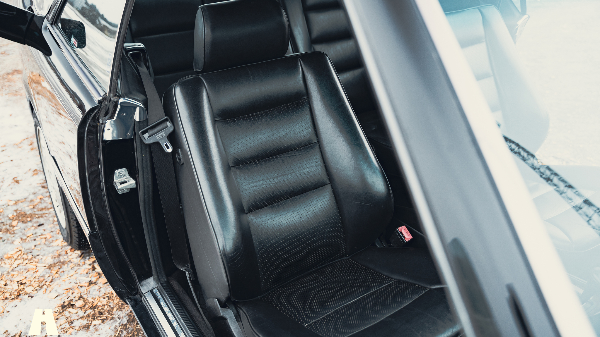 Interiörbild 1990 Mercedes 300 CE-24