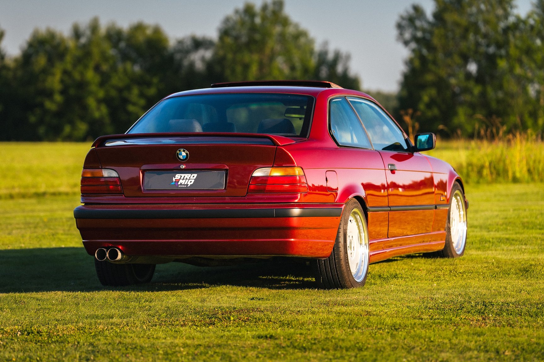 Exterior image of 1992 BMW 325i Coupé "No Reserve Auction"
