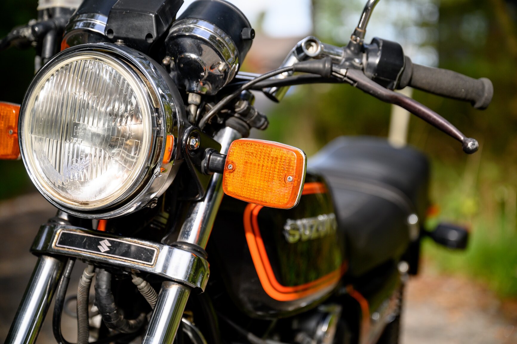 Exterior image of 1981 SUZUKI GS 500 E 