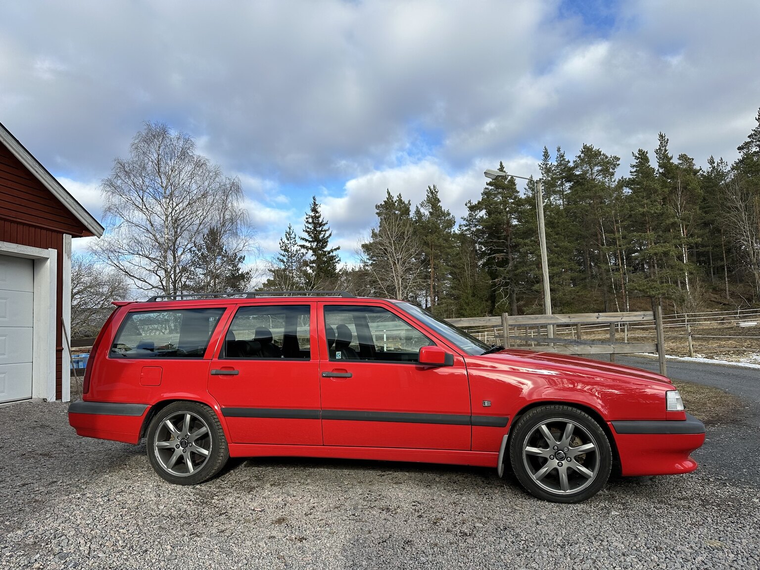 Exteriörbild på 1997 Volvo 850 R