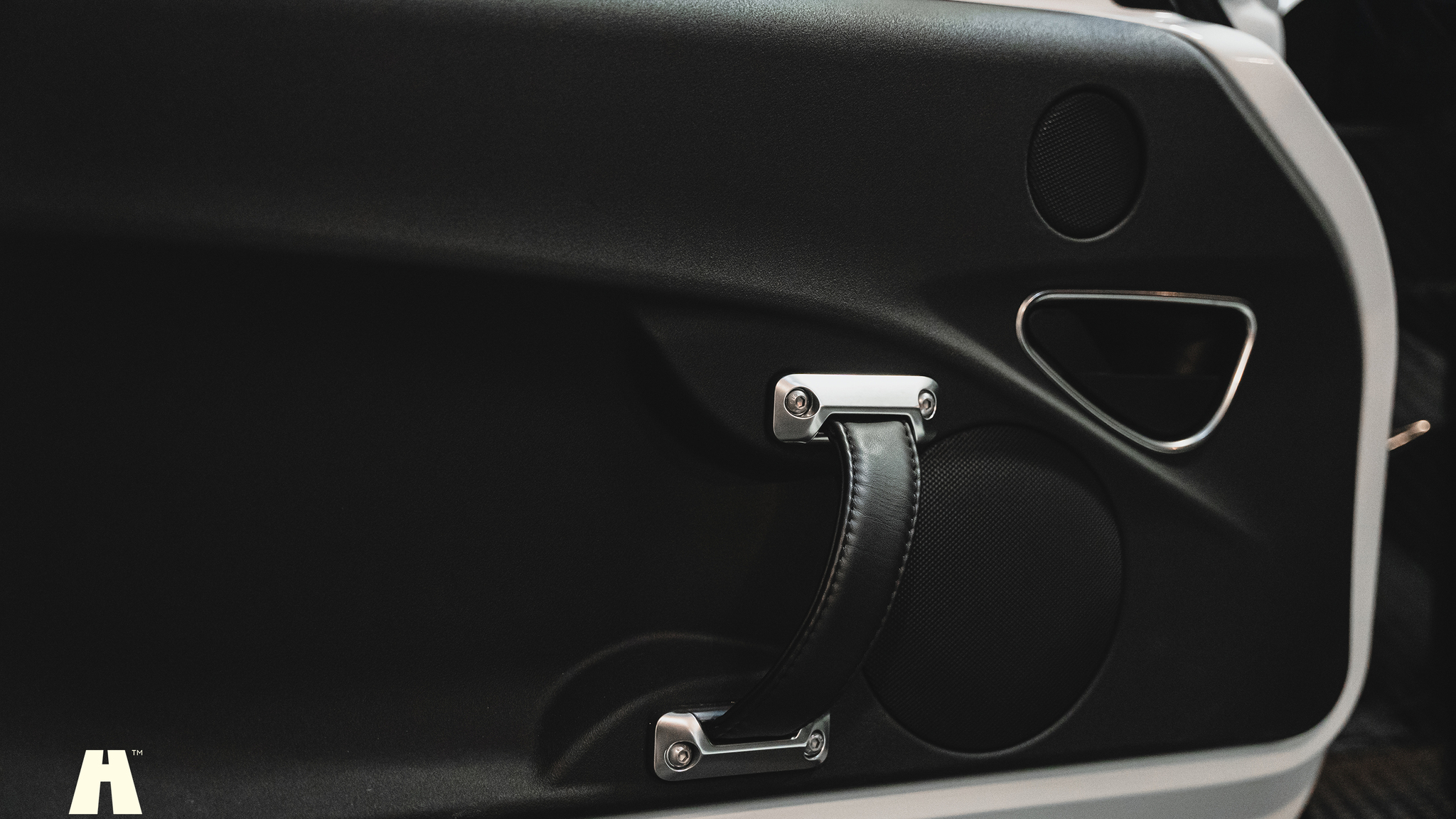 Innenraumfoto von 2016 Alfa Romeo 4C (2)