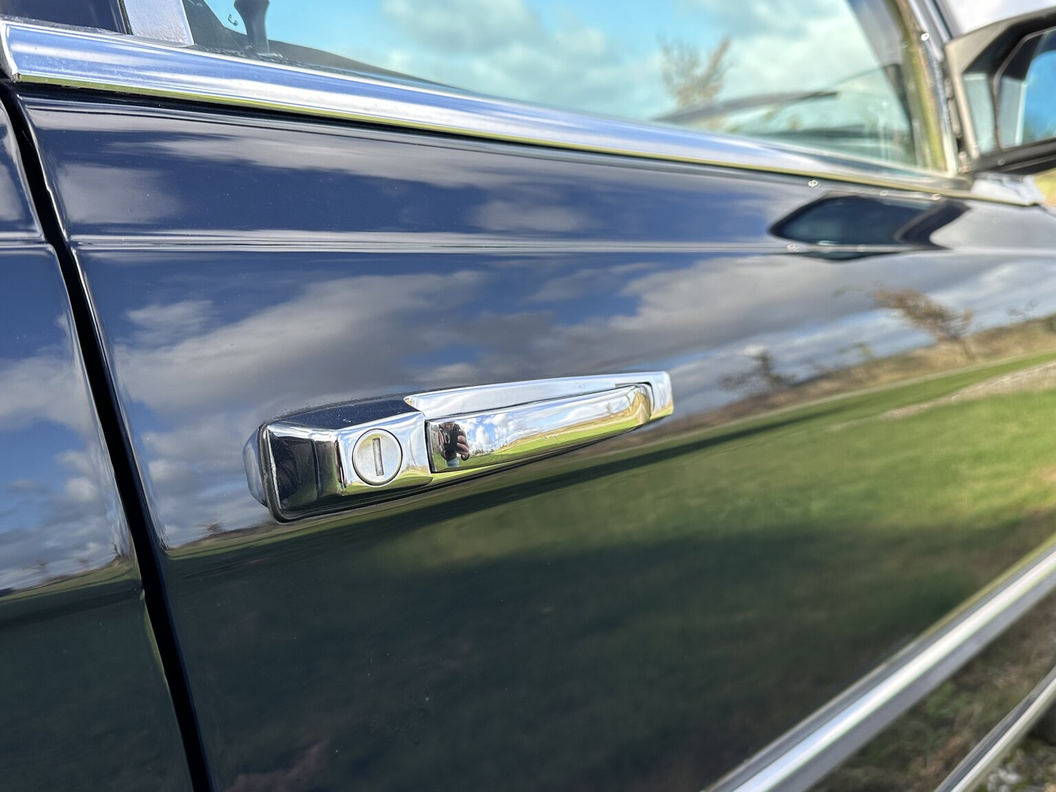 Exteriörbild på 1975 Mercedes-Benz 450 SEL 6.9 Bepansrad 