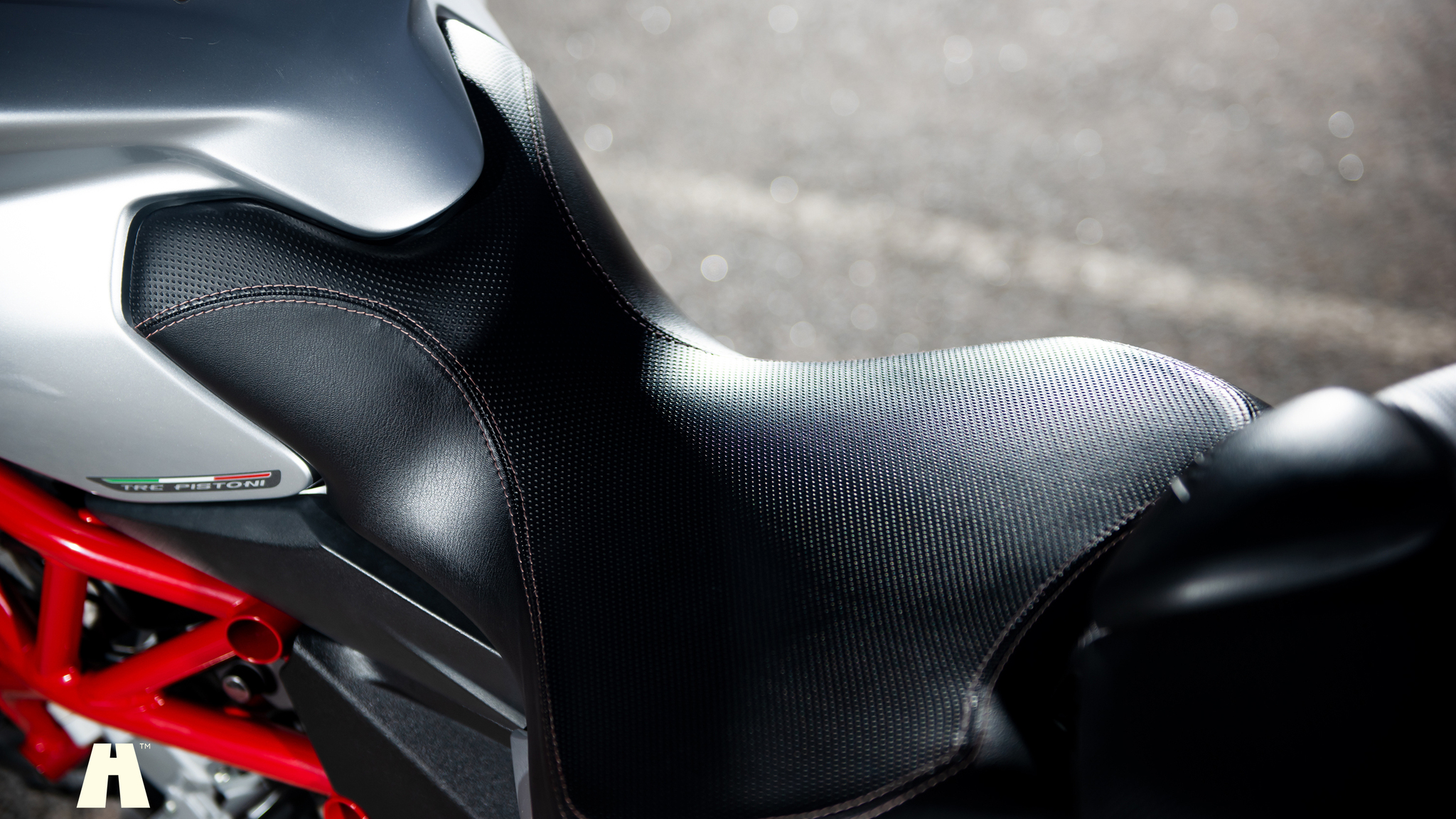 Exteriörbild på 2015 MV Agusta Veloce Turismo 800