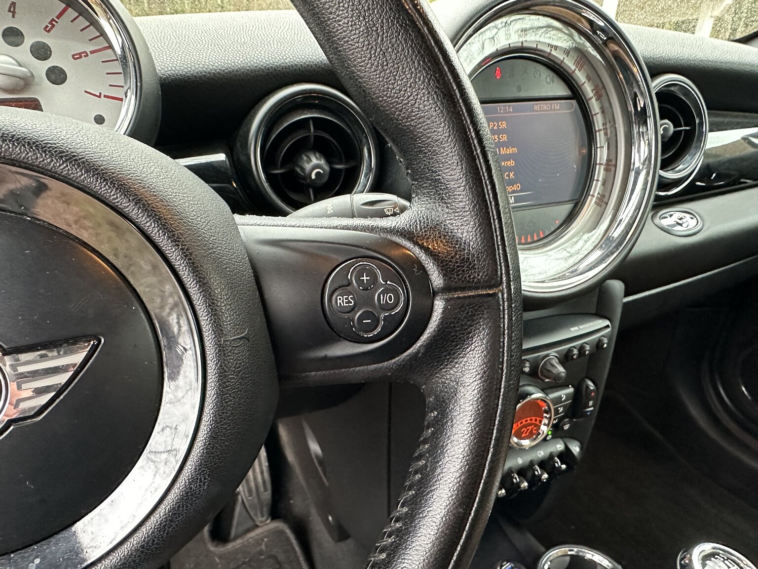 Interiörbild 2012 Mini Cooper SD Roadster (14)