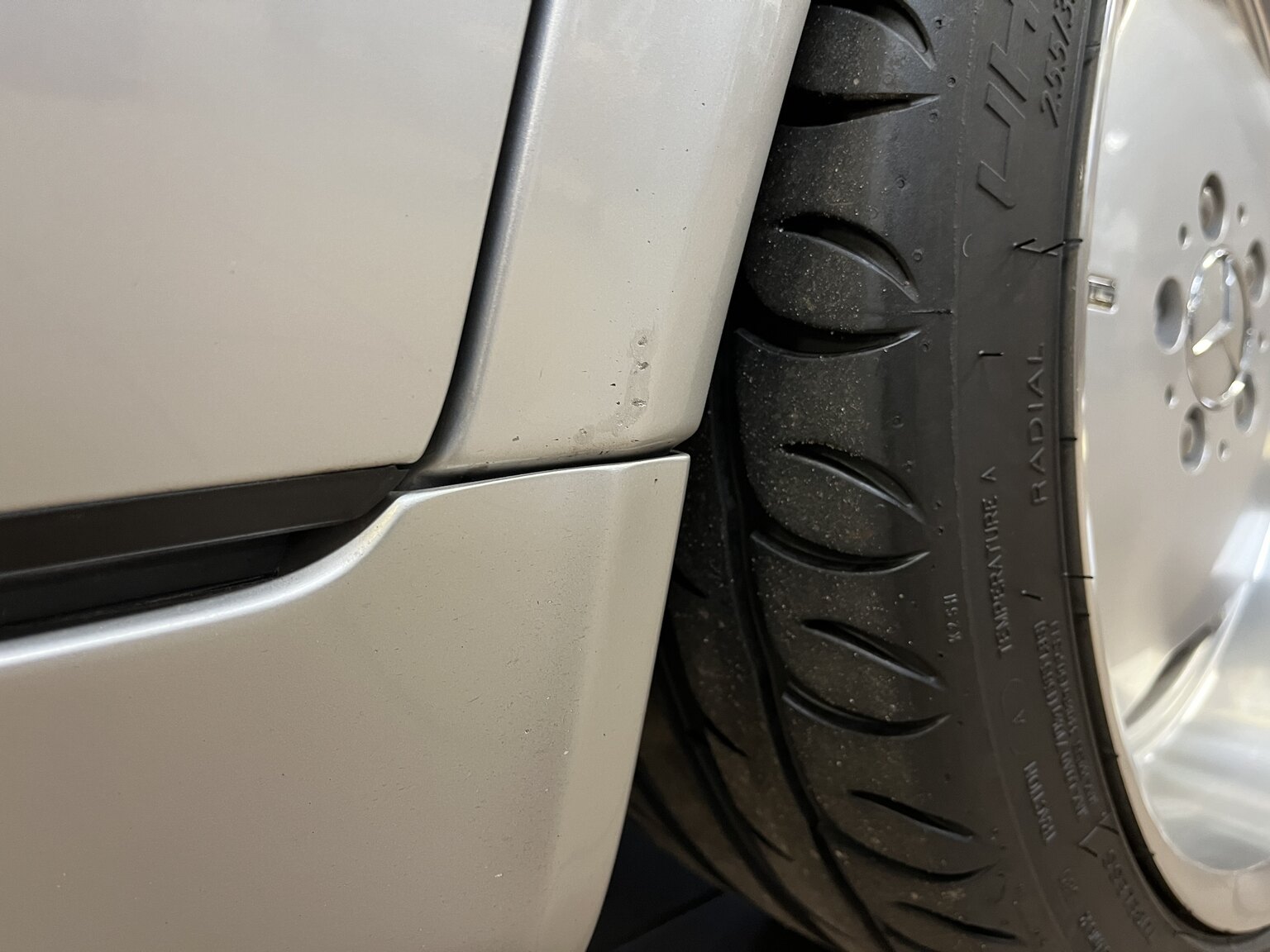 Exteriörbild på 1998 Mercedes-Benz E55 AMG