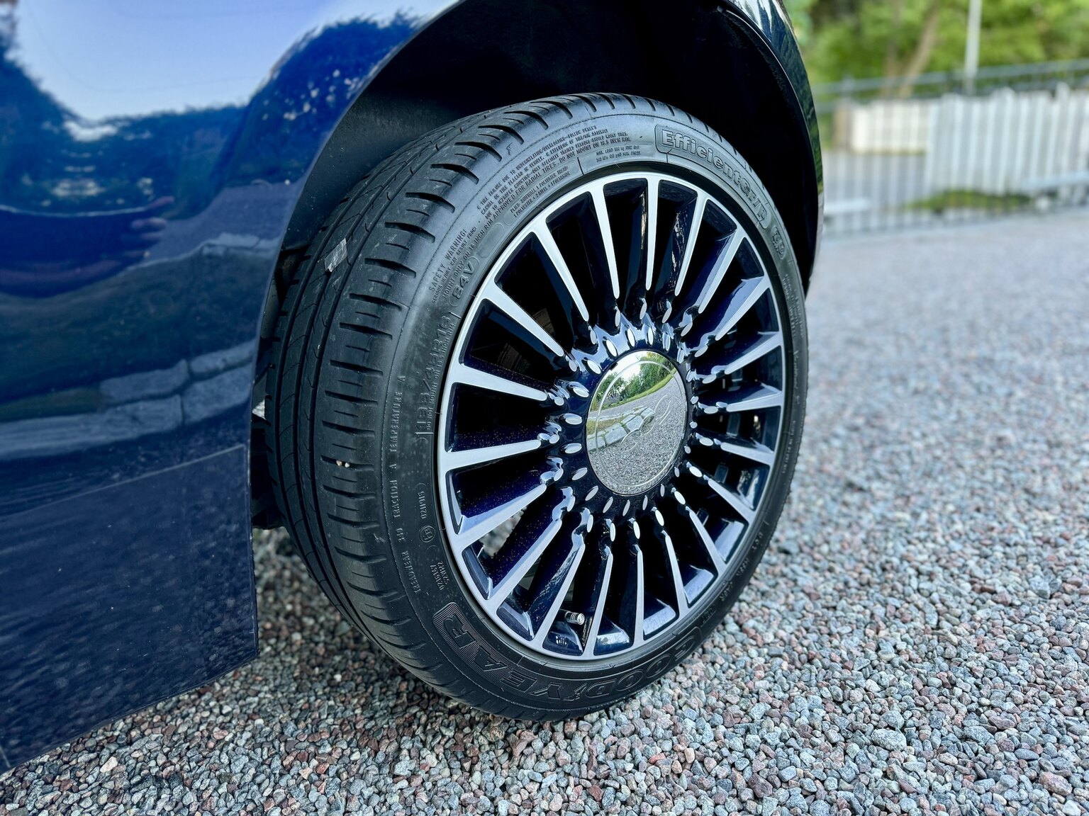 Exteriörbild på 2017 Fiat 500 Riva