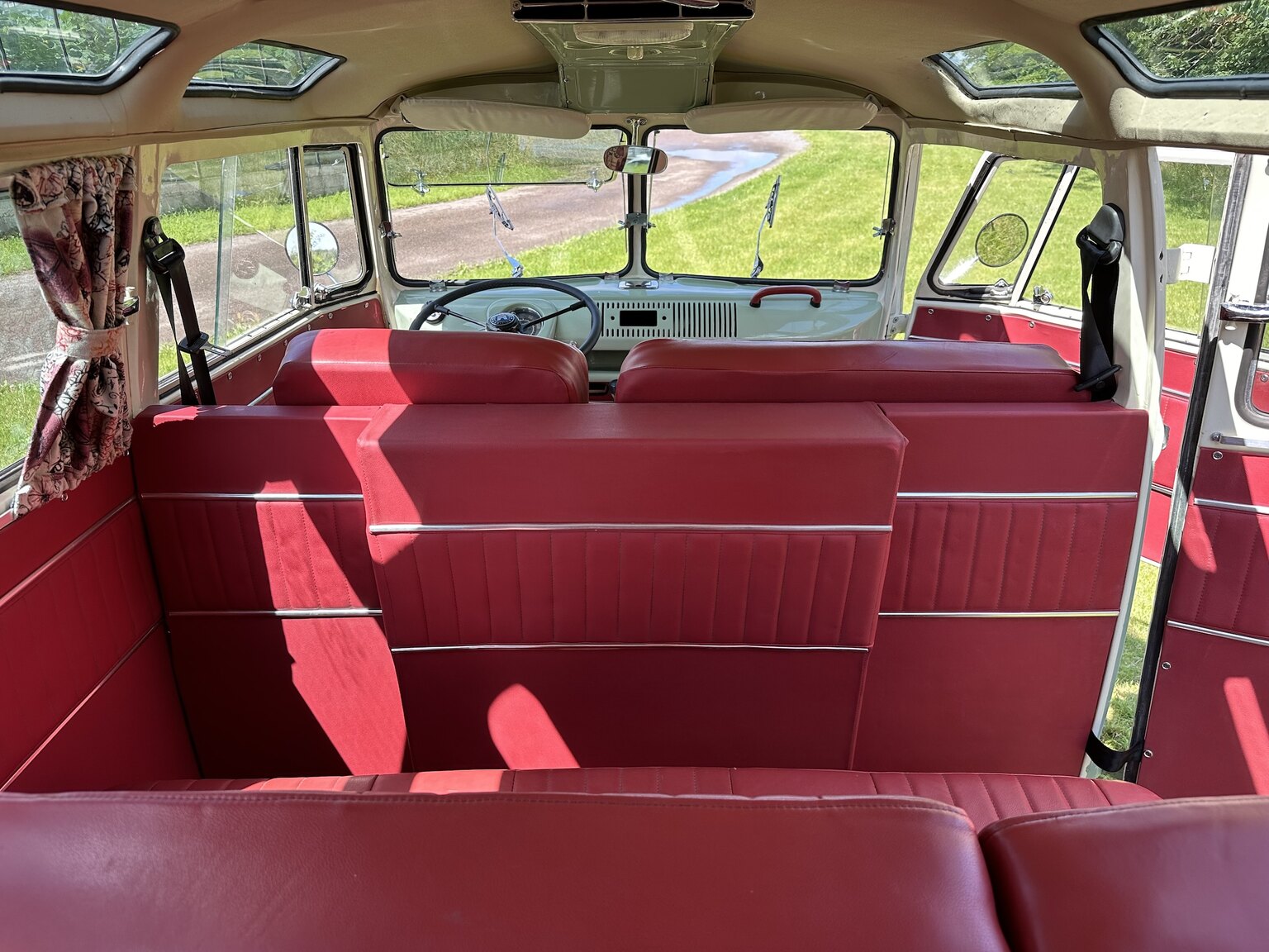 Interior image of 1969 Volkswagen T1 (37)