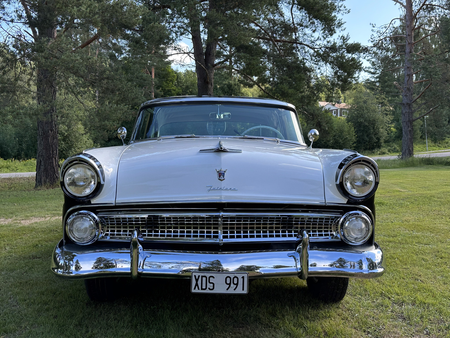 Aussenfoto 1955 Ford Fairlane Crown Victoria