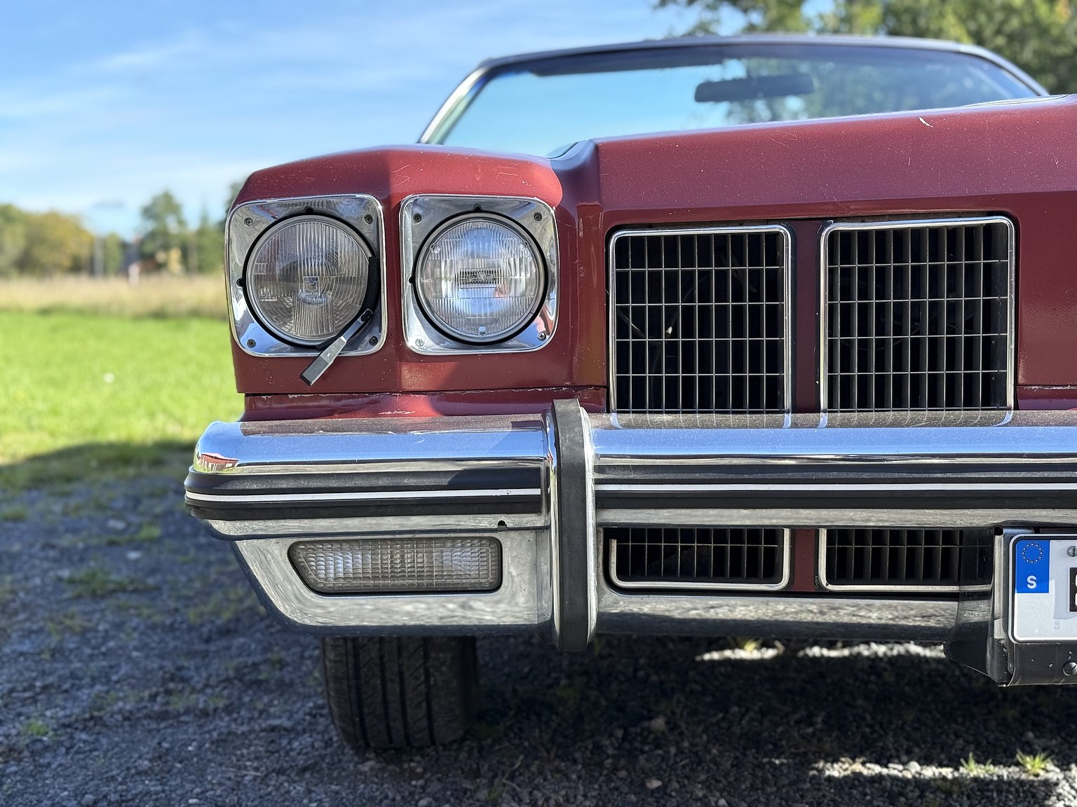 Exteriörbild på 1975 Oldsmobile Delta 88