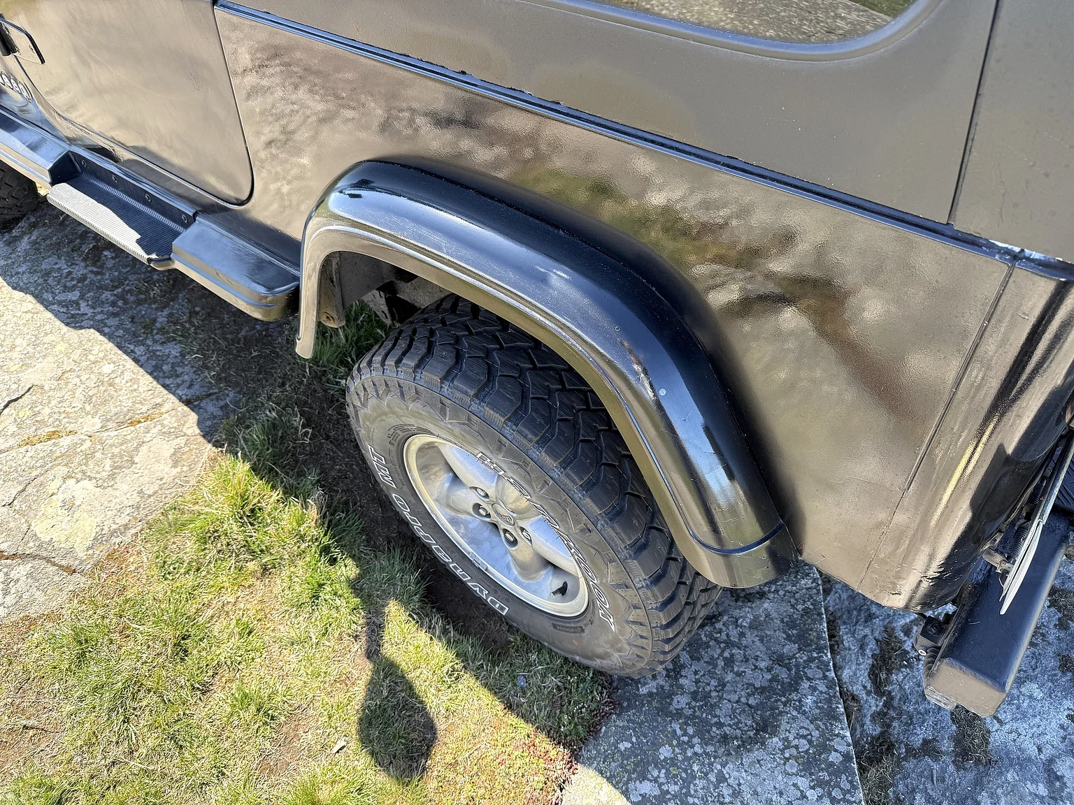 Exterior image of 1990 Jeep Wrangler Islander (23)