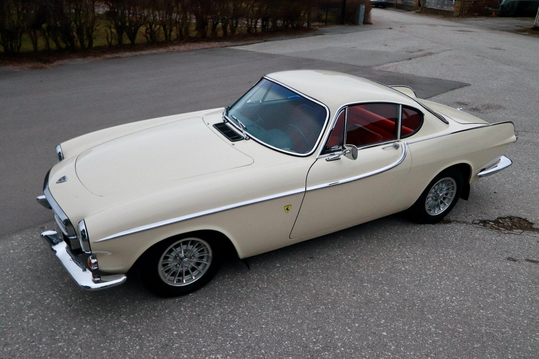 Exterior image of 1964 Volvo P 1800S