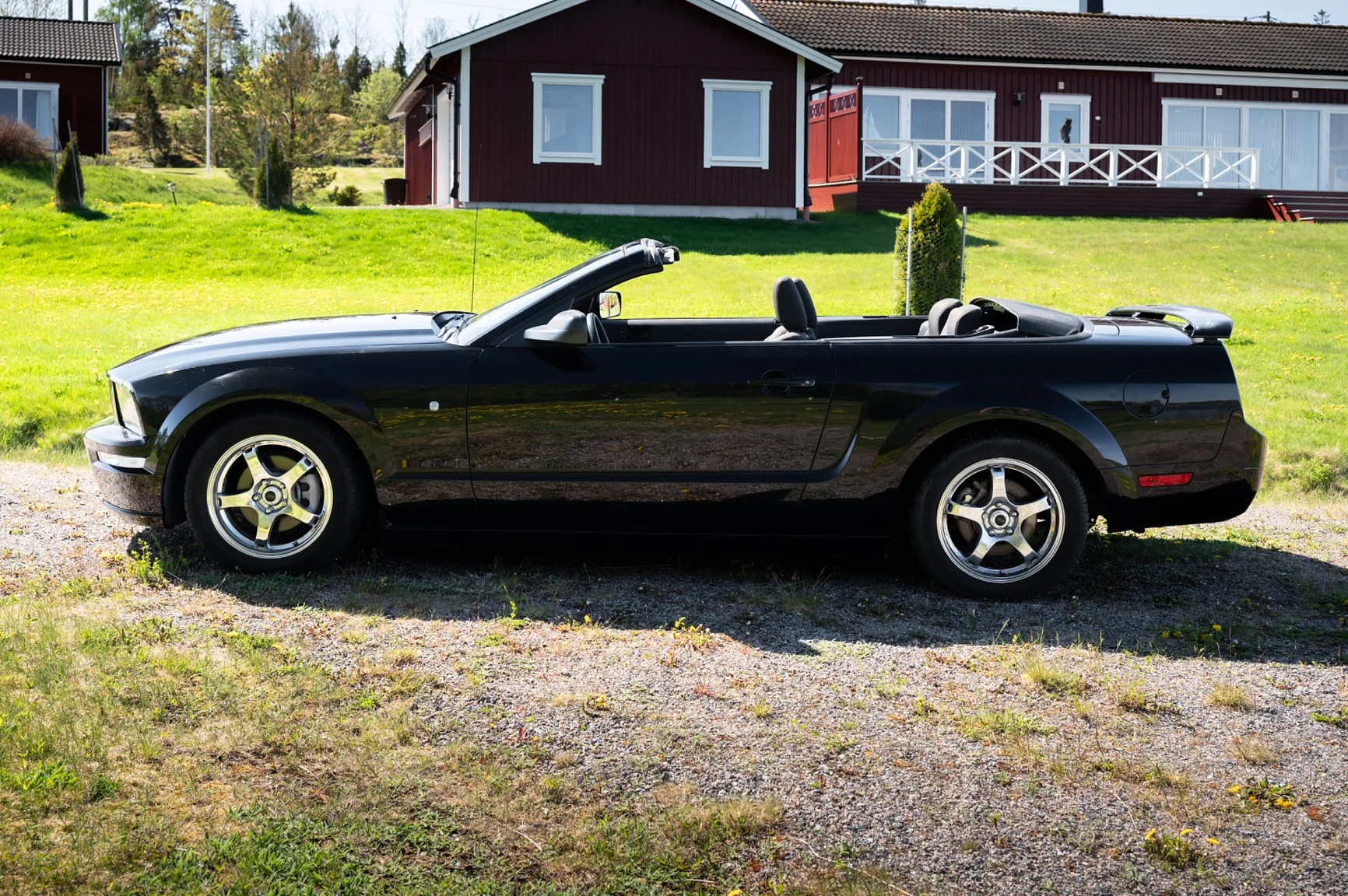 Exteriörbild på 2006 Ford Mustang Convertible (8)