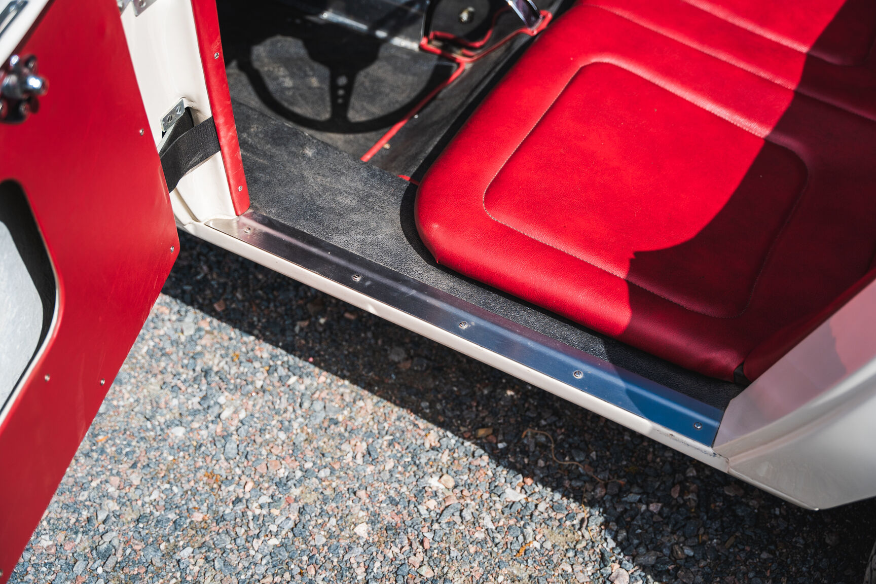 Interior image of 1960 Berkeley B95 (18)