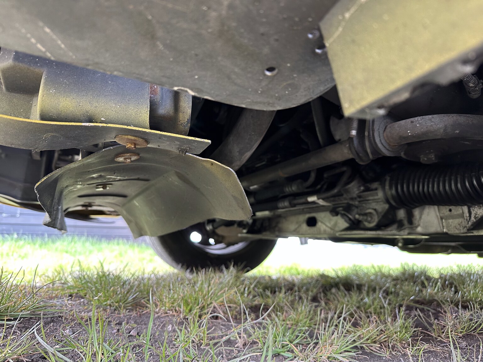 Image of 2011 Ford Crown Victoria New York Cab mechanics (21)