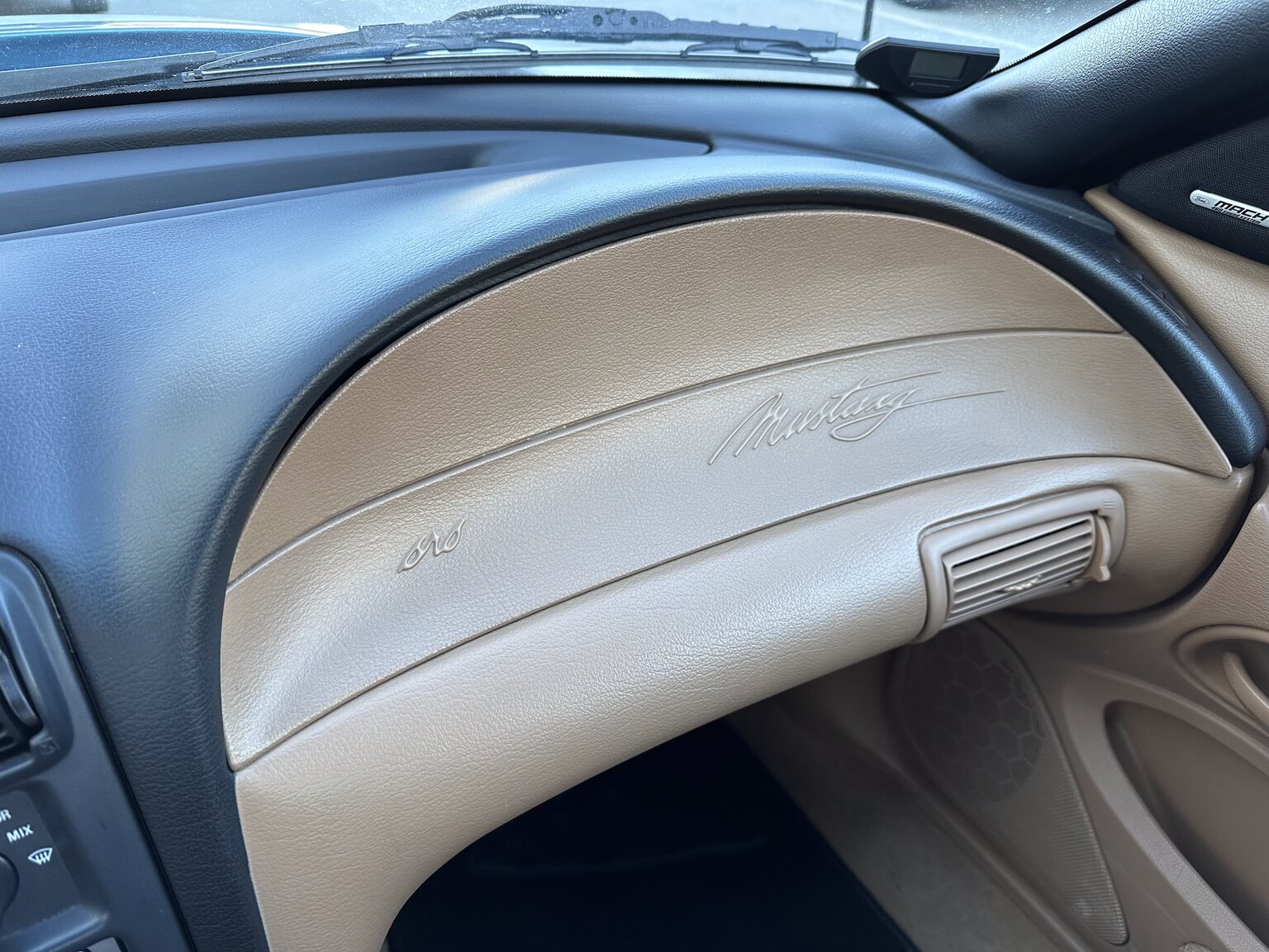 Interior image of 1997 Ford Mustang Saleen S-281 Cobra