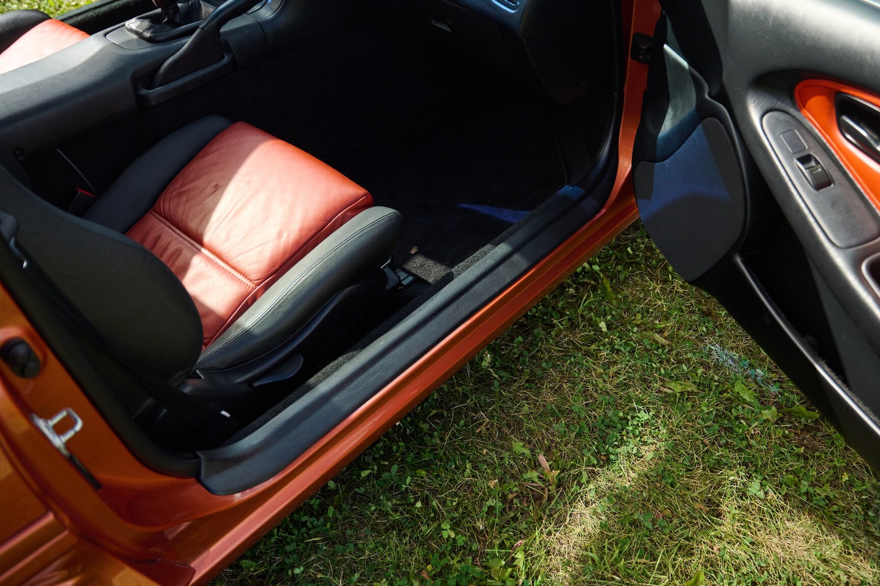 Innenraumfoto von 1999 Toyota MR2 2.0 Turbo