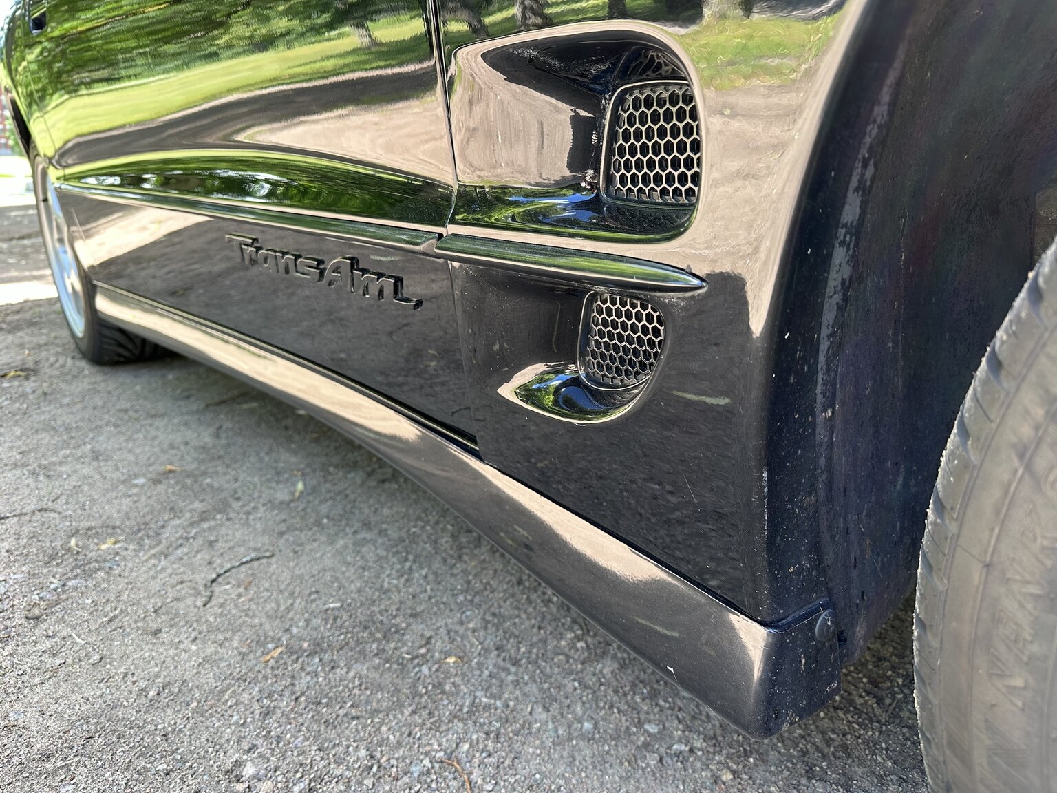 Exterior image of 2000 Pontiac TransAm Firebird (38)