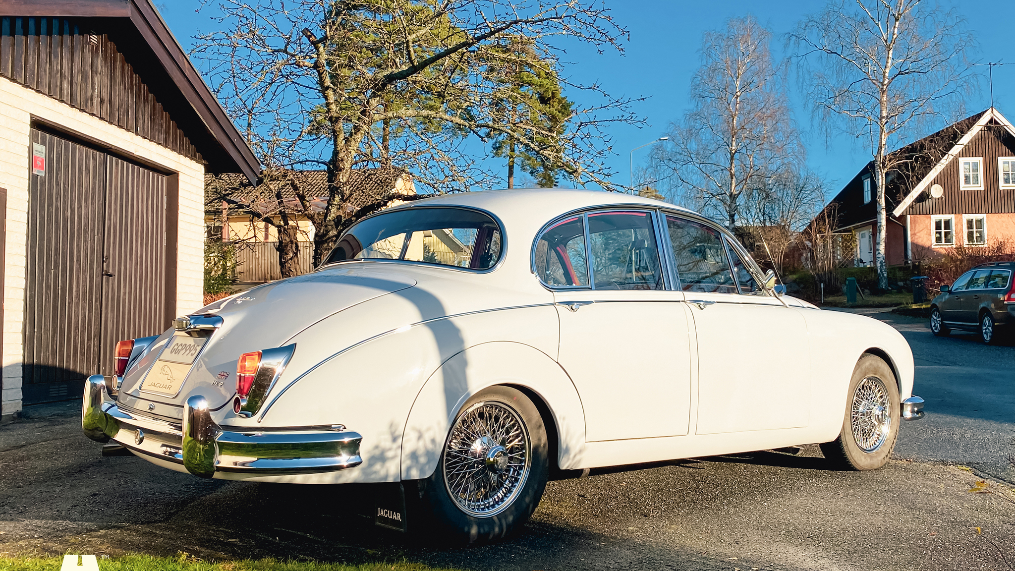 Exterior image of 1961 Jaguar Mark 2