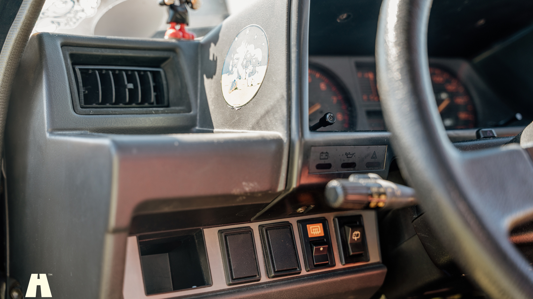 Interior image of 1986 Daihatsu Charade Turbo