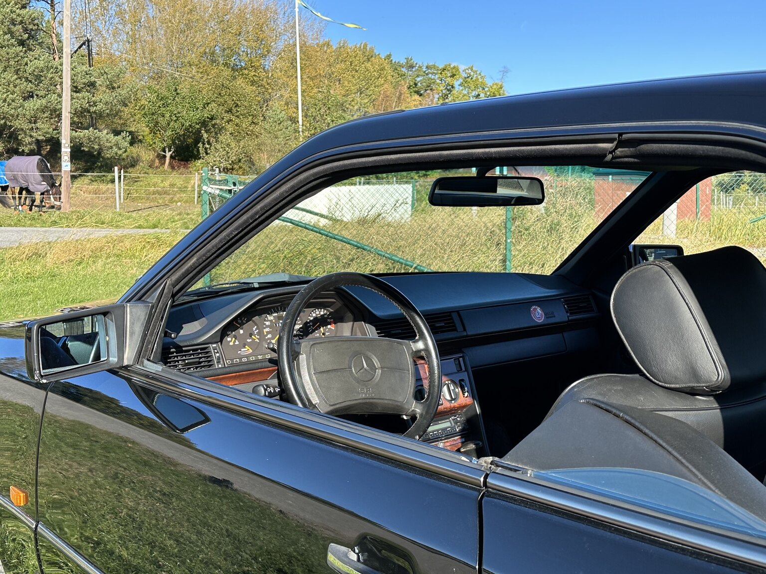 Exteriörbild på 1990 Mercedes-Benz 300 CE 24V