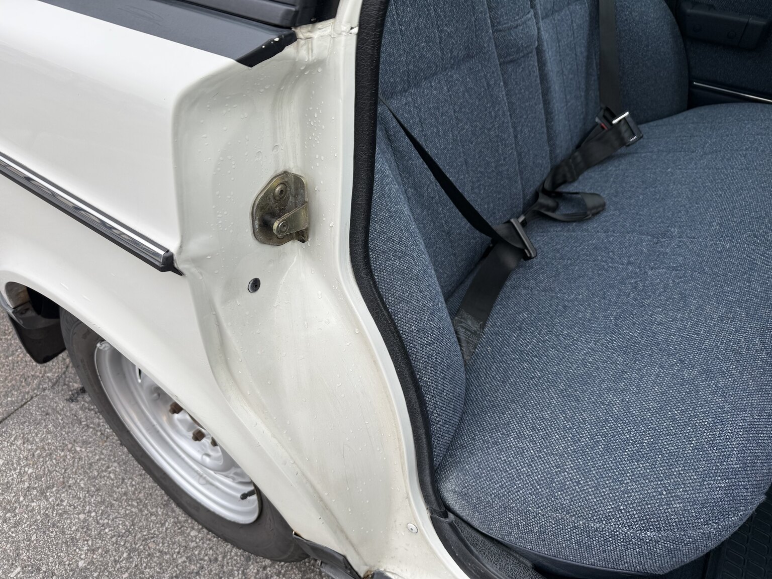 Interior image of 1991 Volvo 240 GL Automat (30)