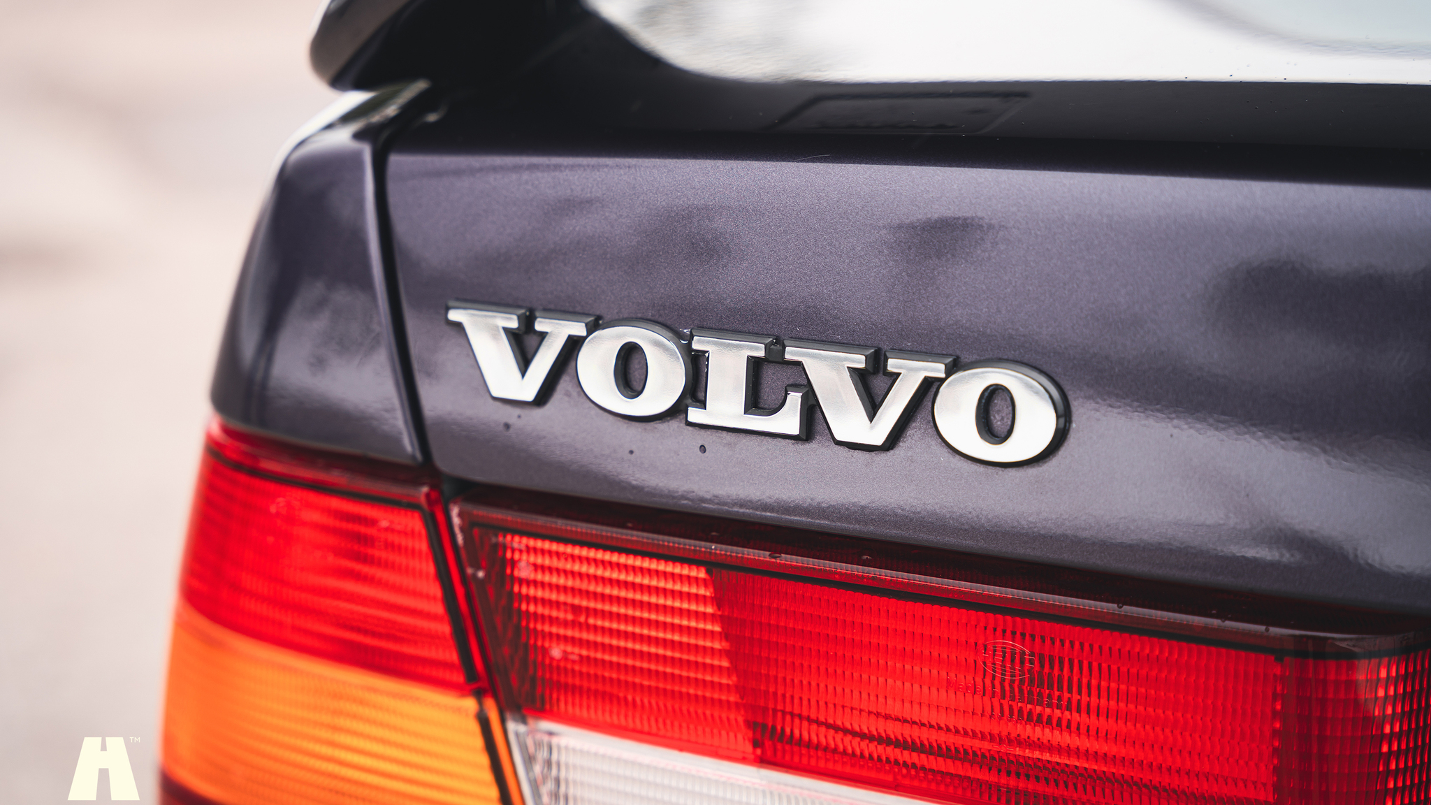 Exterior image of 1995 Volvo 940 SE