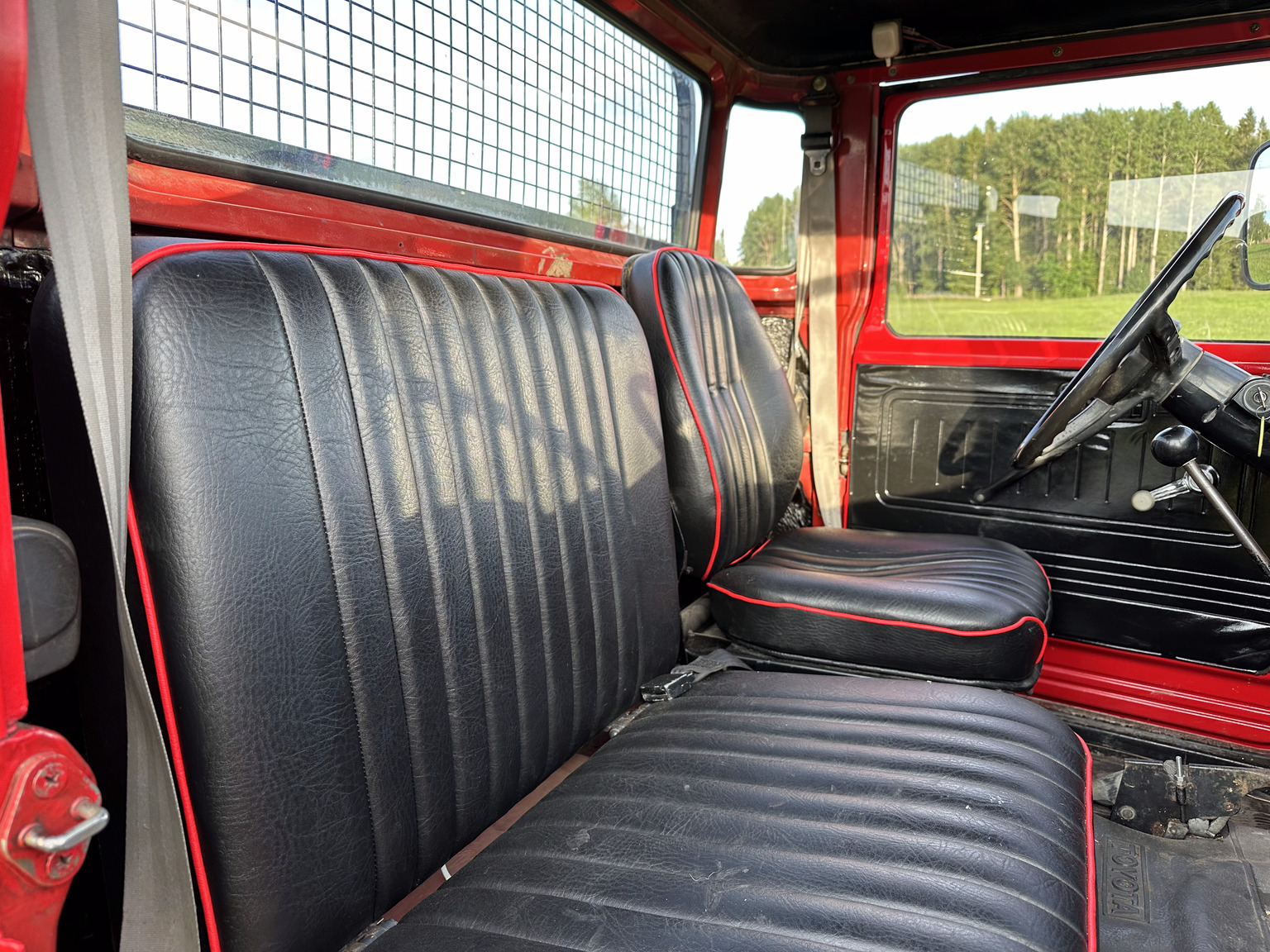 Interior image of 1982 Toyota Landcruiser Utility (24)