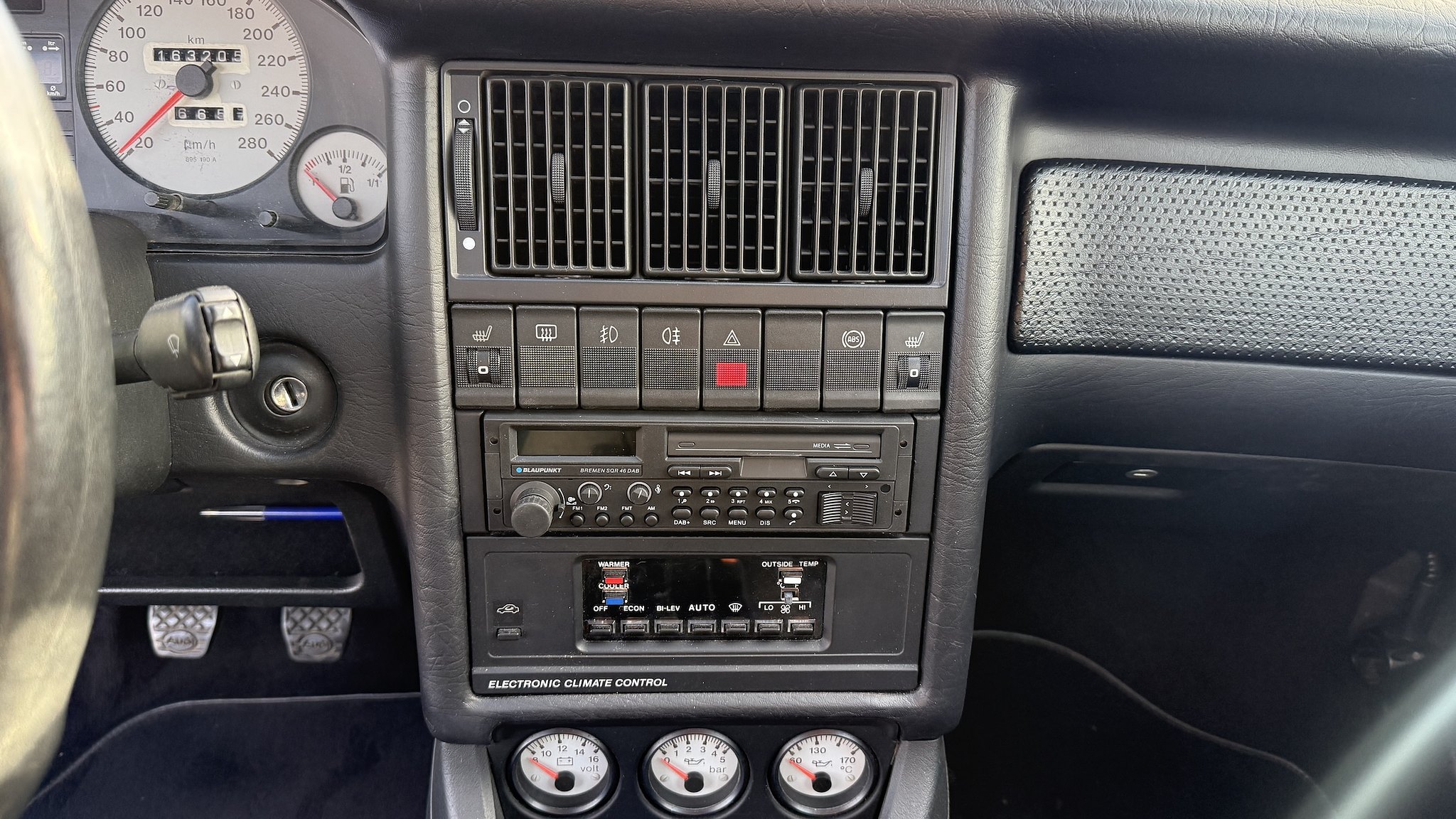 Interiörbild 1992 Audi quattro S2 Abt C5