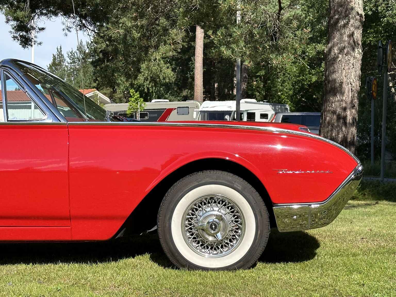 Exteriörbild på 1961 Ford Thunderbird Convertible