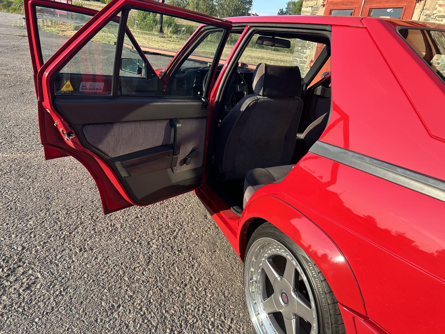 Interior image of 1988 Alfa Romeo 75 (14)