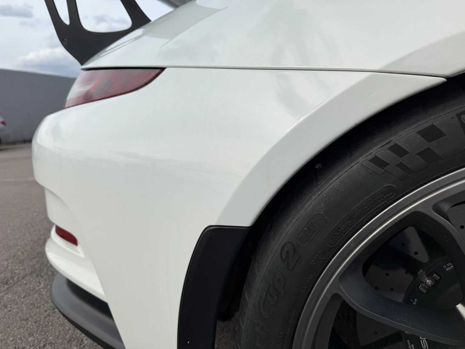 Exteriörbild på 2016 Porsche 911 GT3 RS (63)