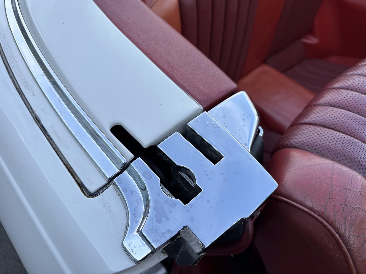 Exterior image of 1972 Mercedes-Benz 350 SL