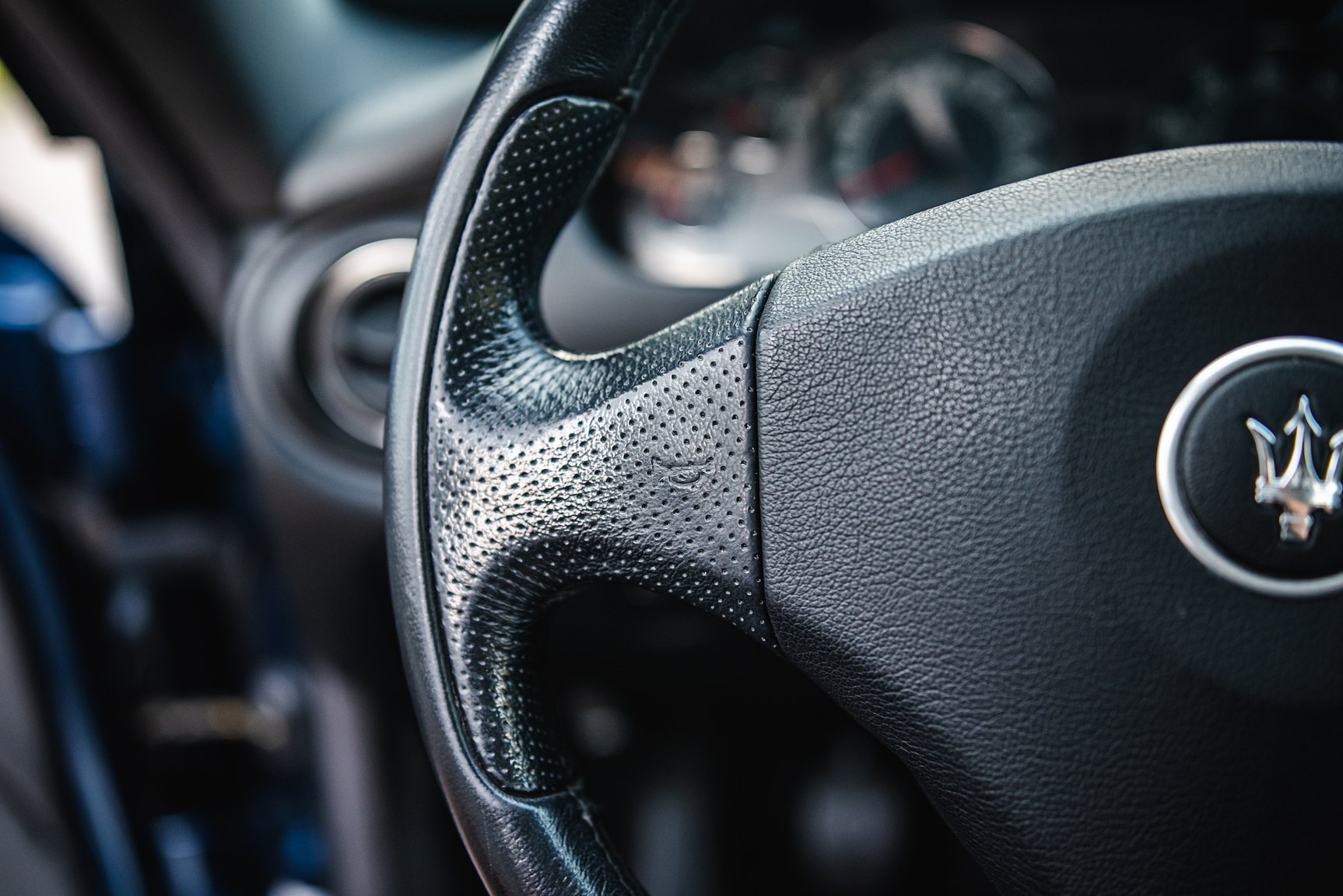 Interior image of 2000 Maserati 3200 GT