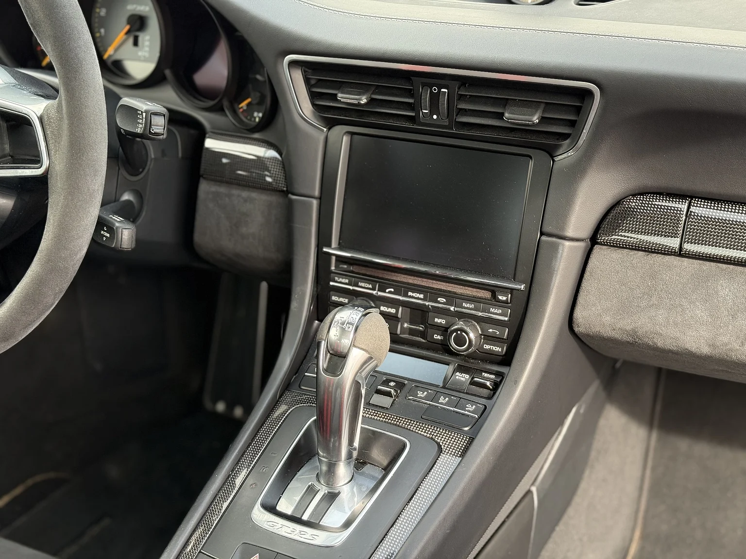 Innenraumfoto von 2016 Porsche 911 GT3 RS (27)