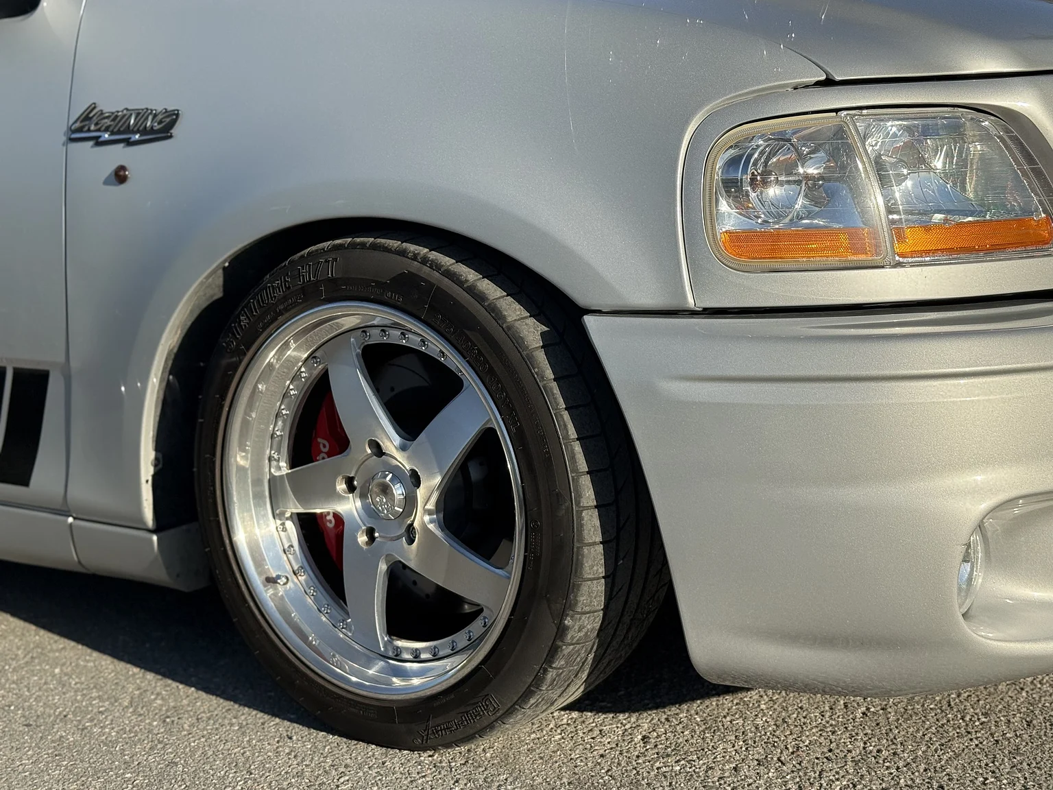 Aussenfoto 2002 Ford F 150 Lightning / Kenne Bell (42)