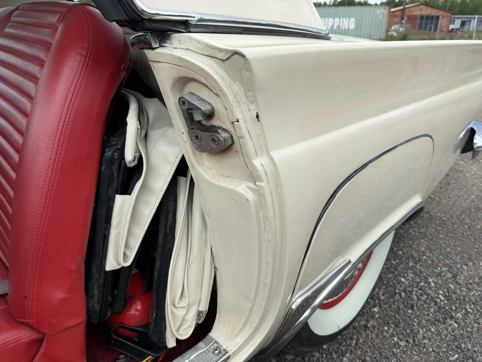 Interior image of 1957 Ford Thunderbird (27)