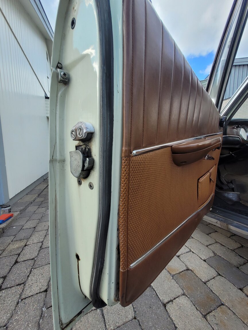 Interiörbild 1966 Renoveringsobjekt BMW 1800
