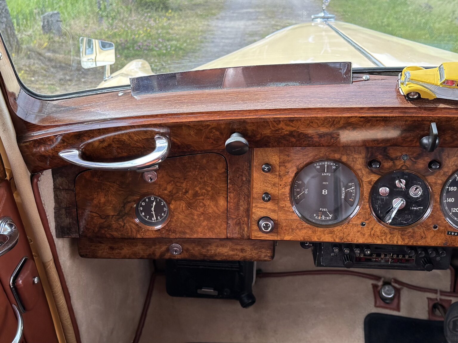 Interiörbild 1947 Bentley Mark IV Sport Saloon