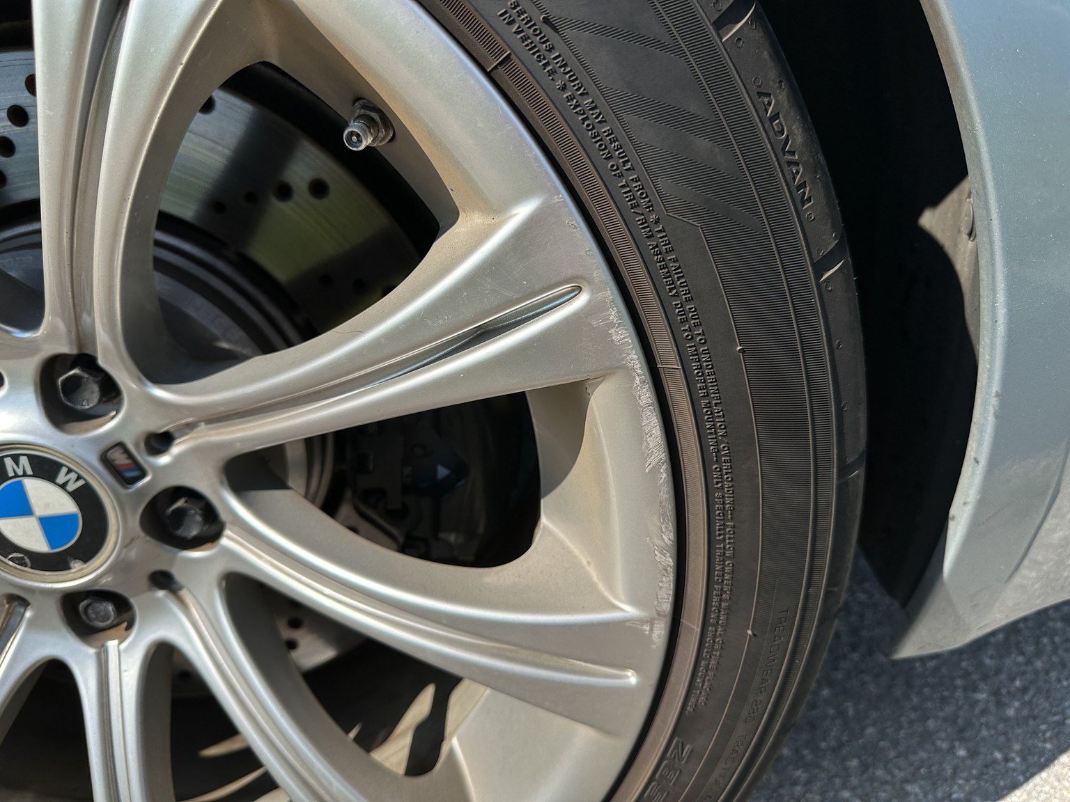 Exterior image of 2006 BMW E60 M5