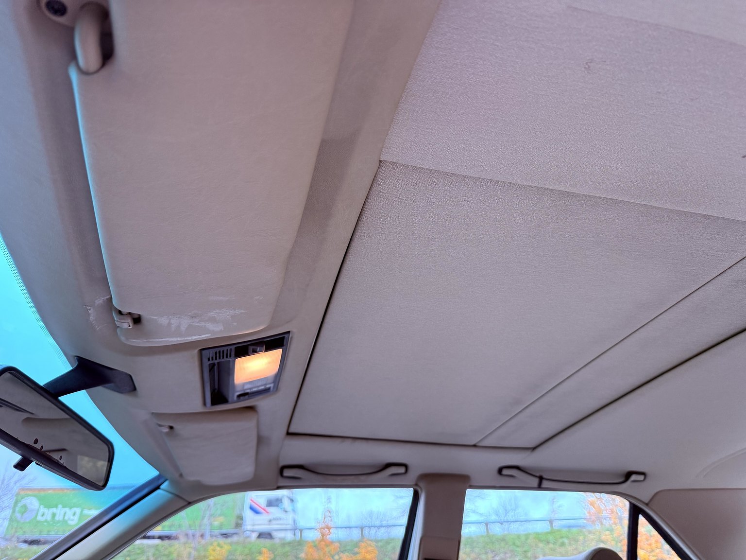 Innenraumfoto von 1989 Mercedes-Benz 190 E