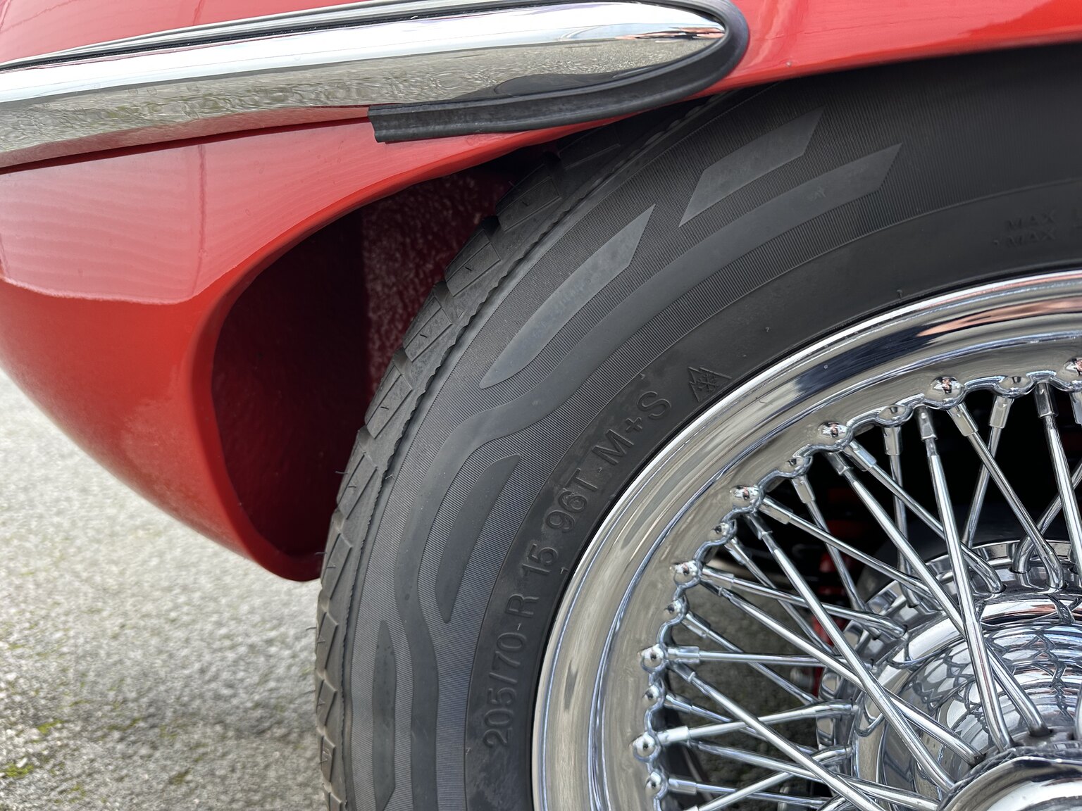 Exterior image of 1965 Jaguar E-Type Series 1 (30)