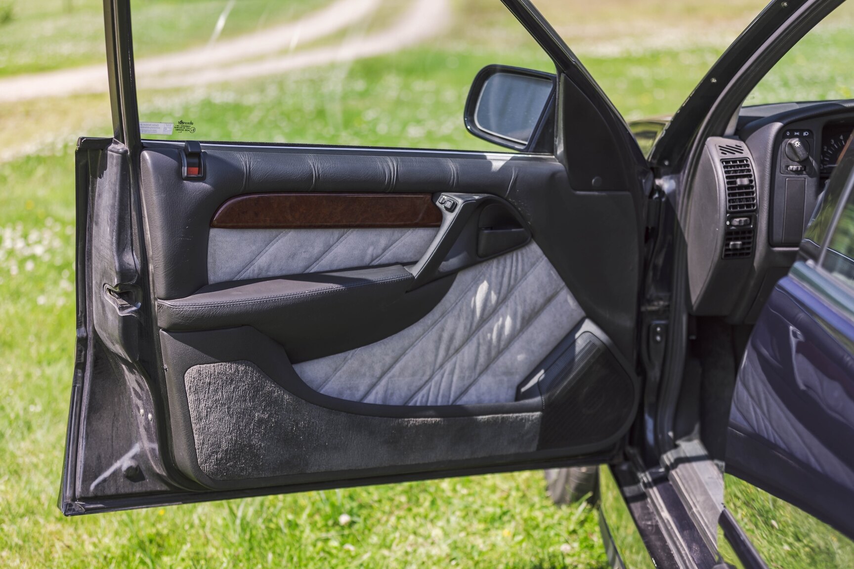 Interior image of 1991 Lotus Omega