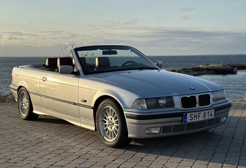 1993 BMW 325i Convertible