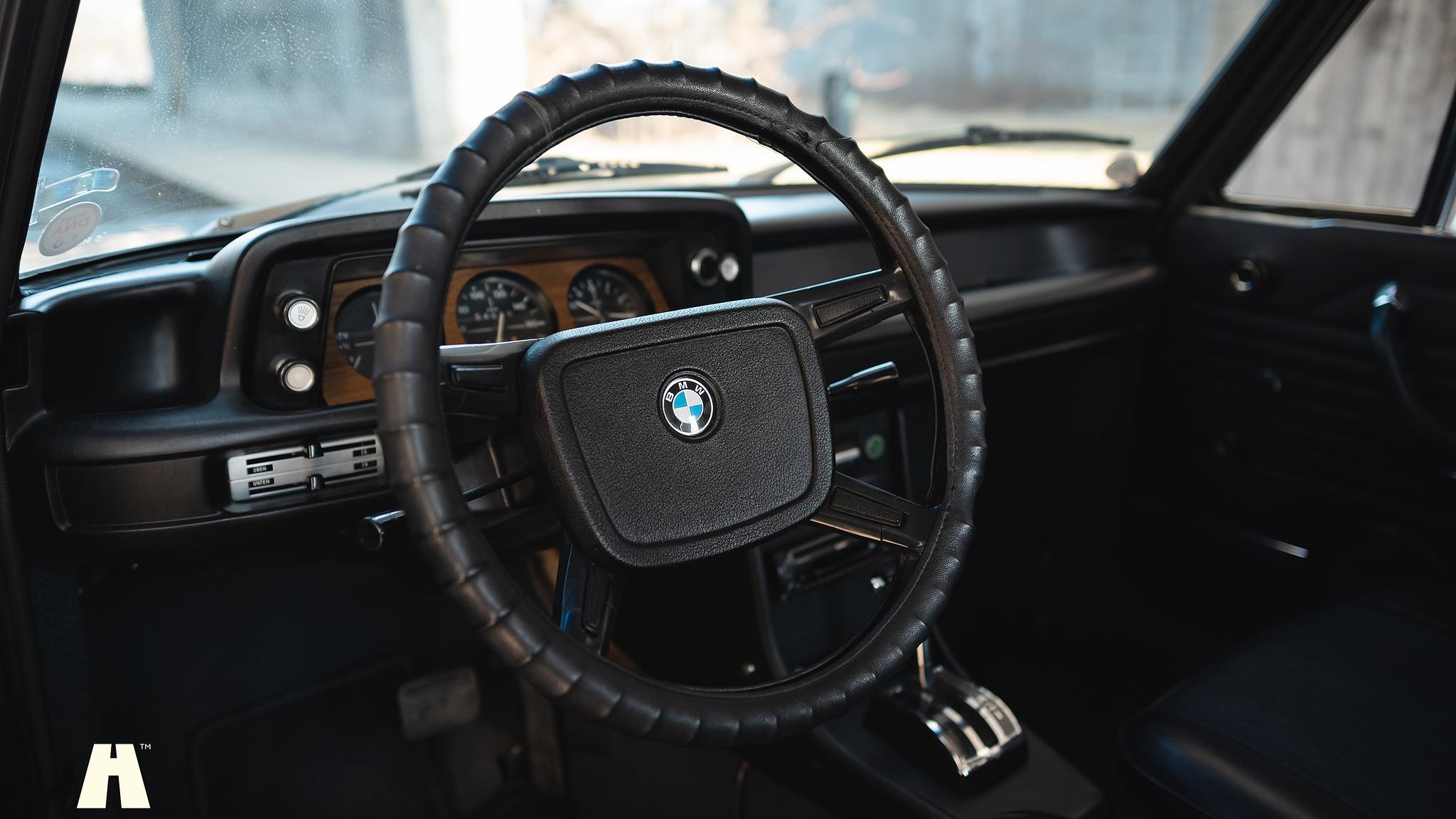 Innenraumfoto von 1974 BMW 2002